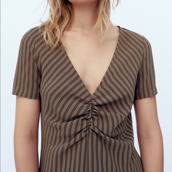 ZARA GATHERED DRESS WITH RUFFLE TRIM SIZE L - Picture 2 of 7